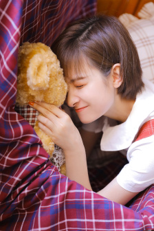 美女吹裙子游戏